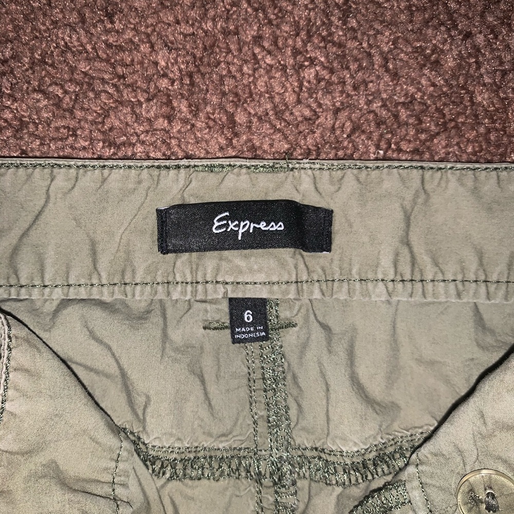 Capris - Picture 3 of 3
